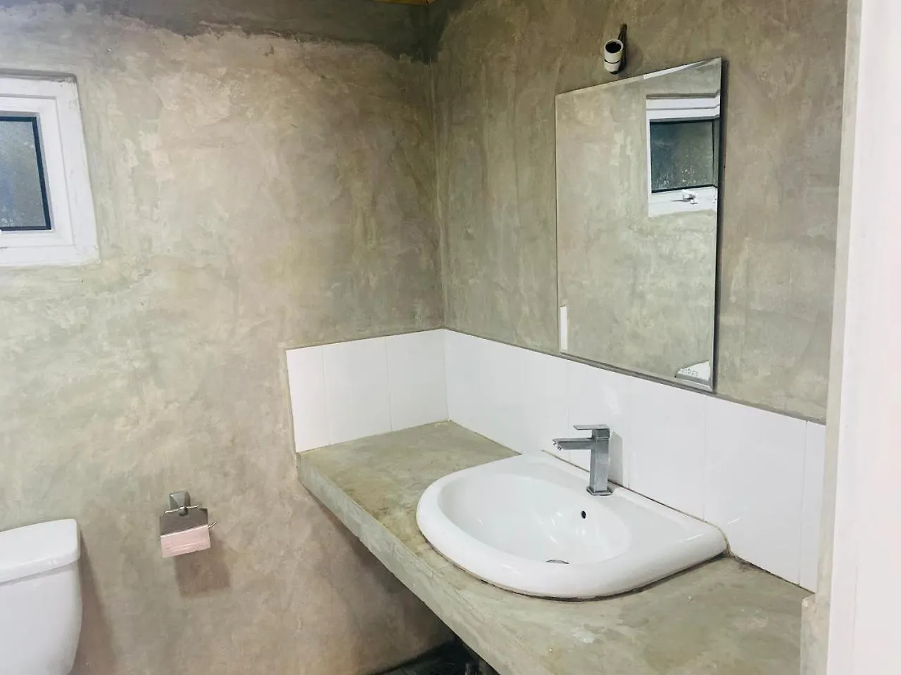 Homely Cottage Νουβάρα Ελίγια Βίλα